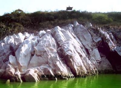 石泉莲花石风景区