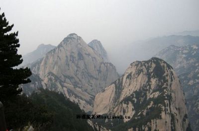 东峰朝阳峰